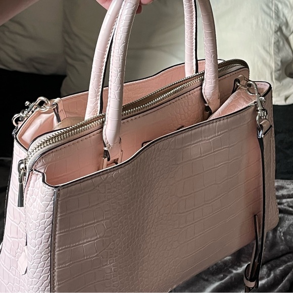 Light Pink Guess Bag - Picture 8 of 10
